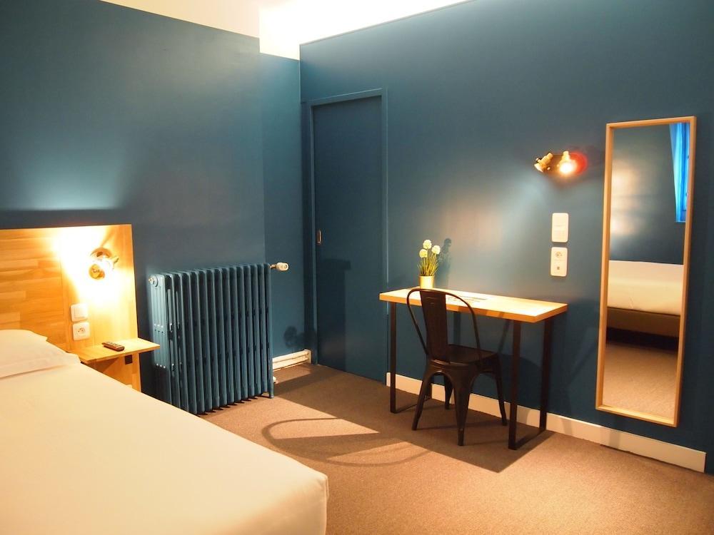 Hotel Colbert Тур Екстер'єр фото