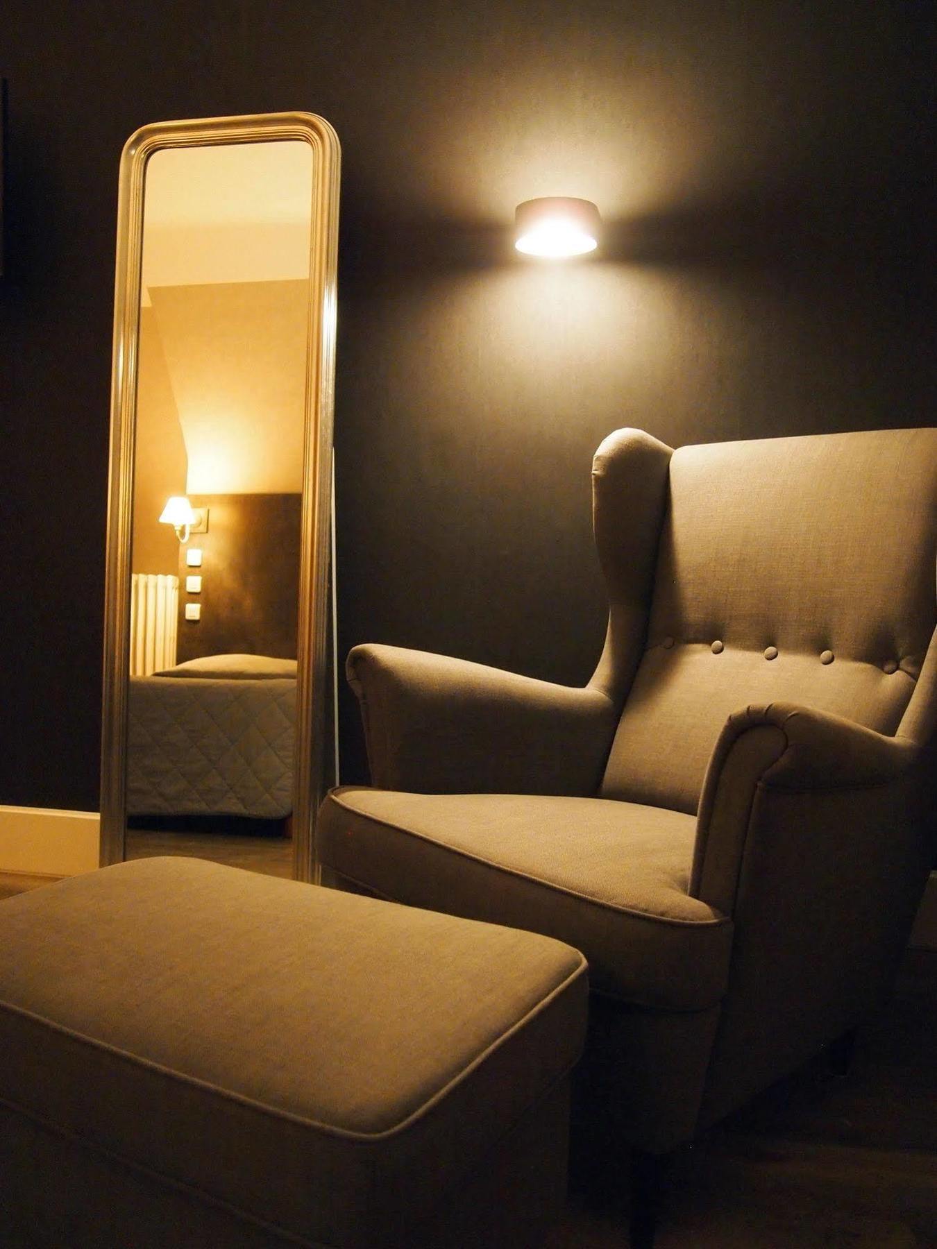 Hotel Colbert Тур Екстер'єр фото