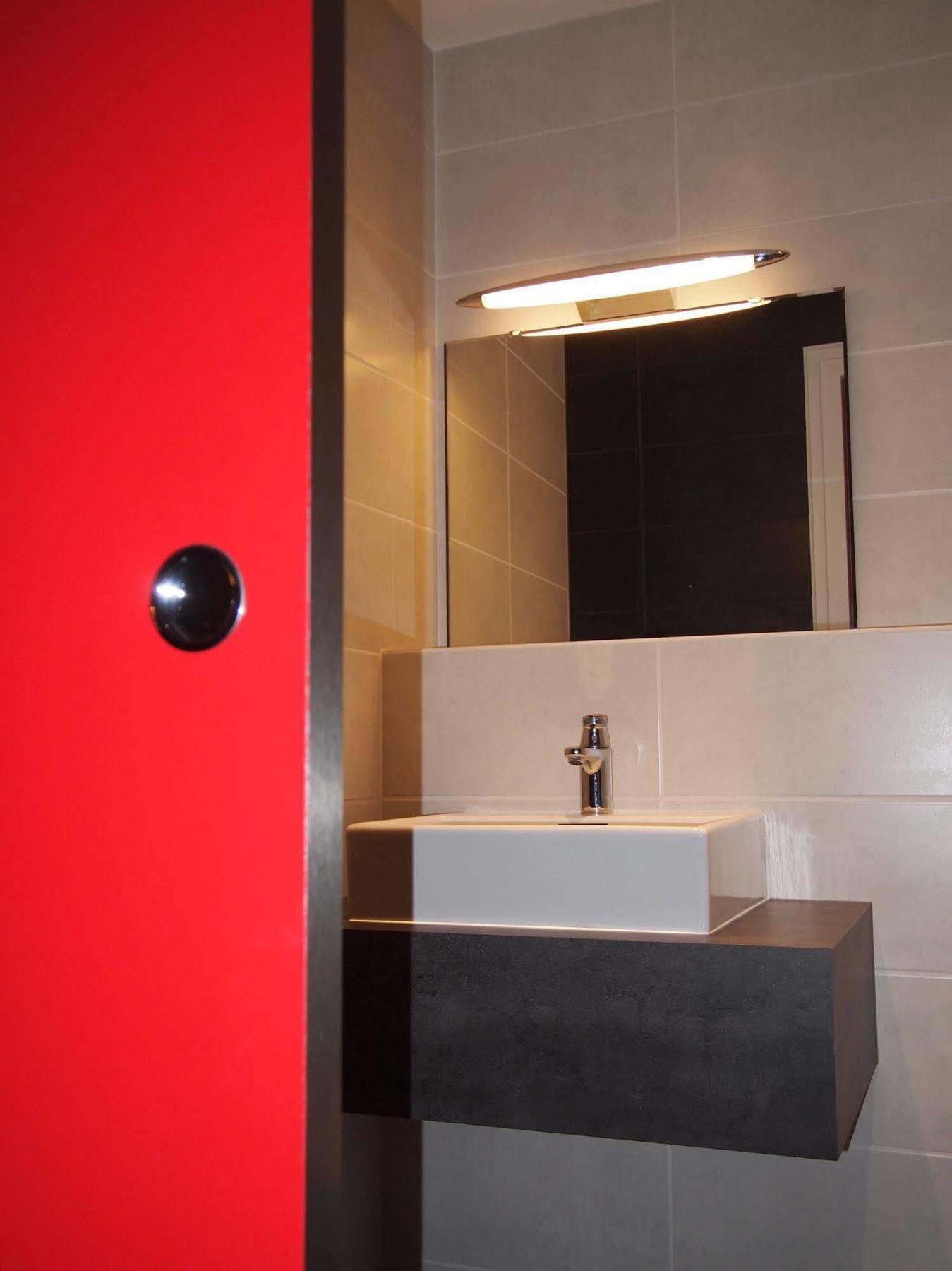Hotel Colbert Тур Екстер'єр фото