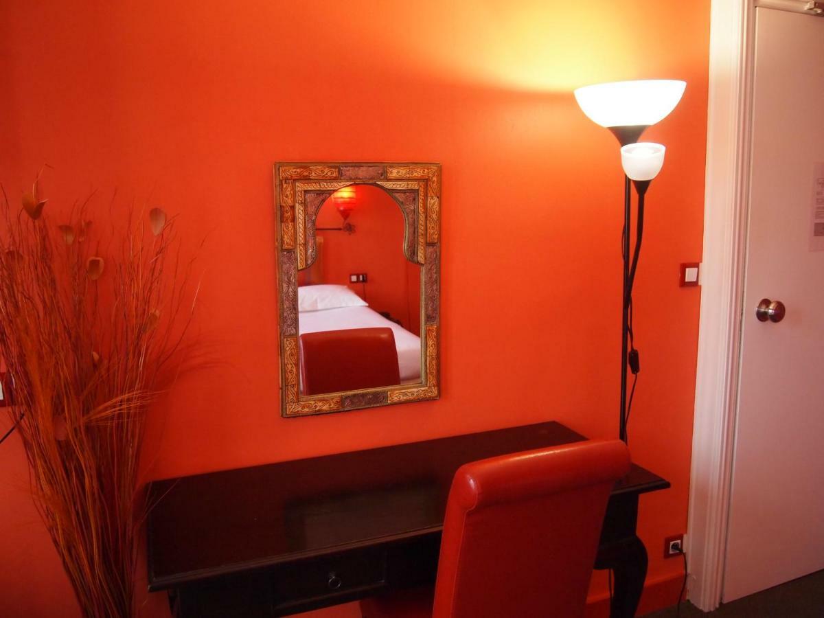 Hotel Colbert Тур Екстер'єр фото