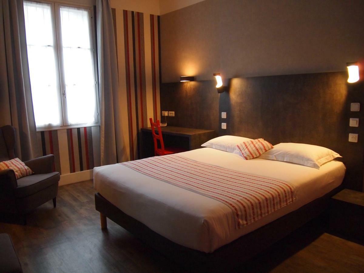 Hotel Colbert Тур Екстер'єр фото
