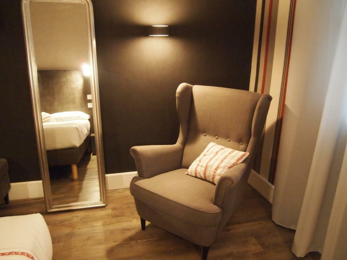 Hotel Colbert Тур Екстер'єр фото