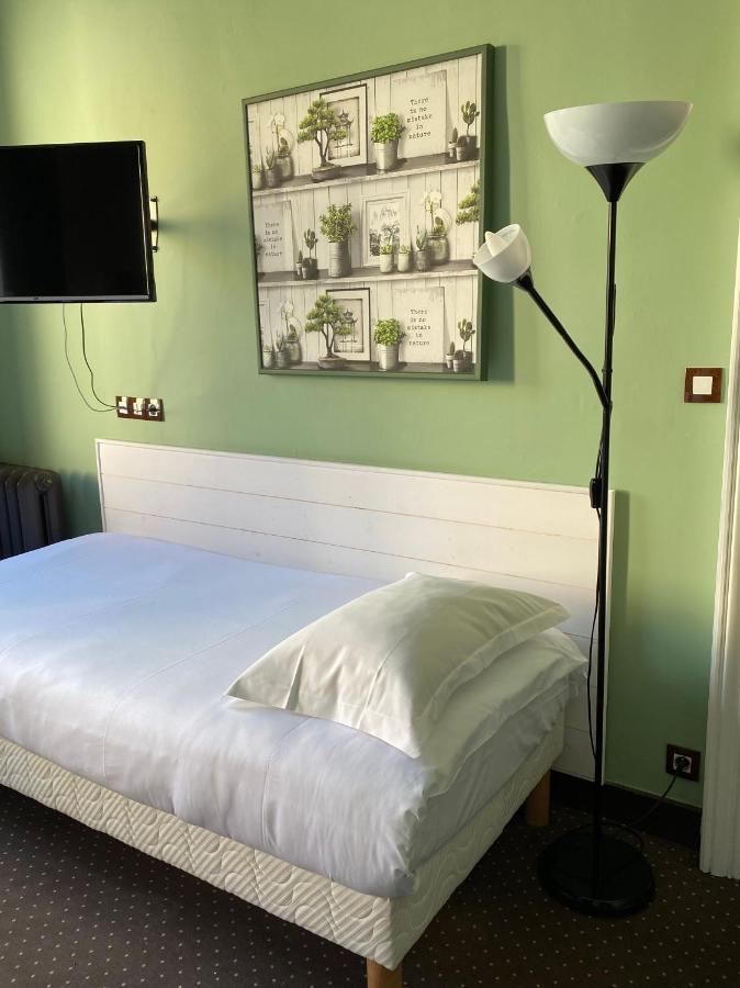 Hotel Colbert Тур Екстер'єр фото